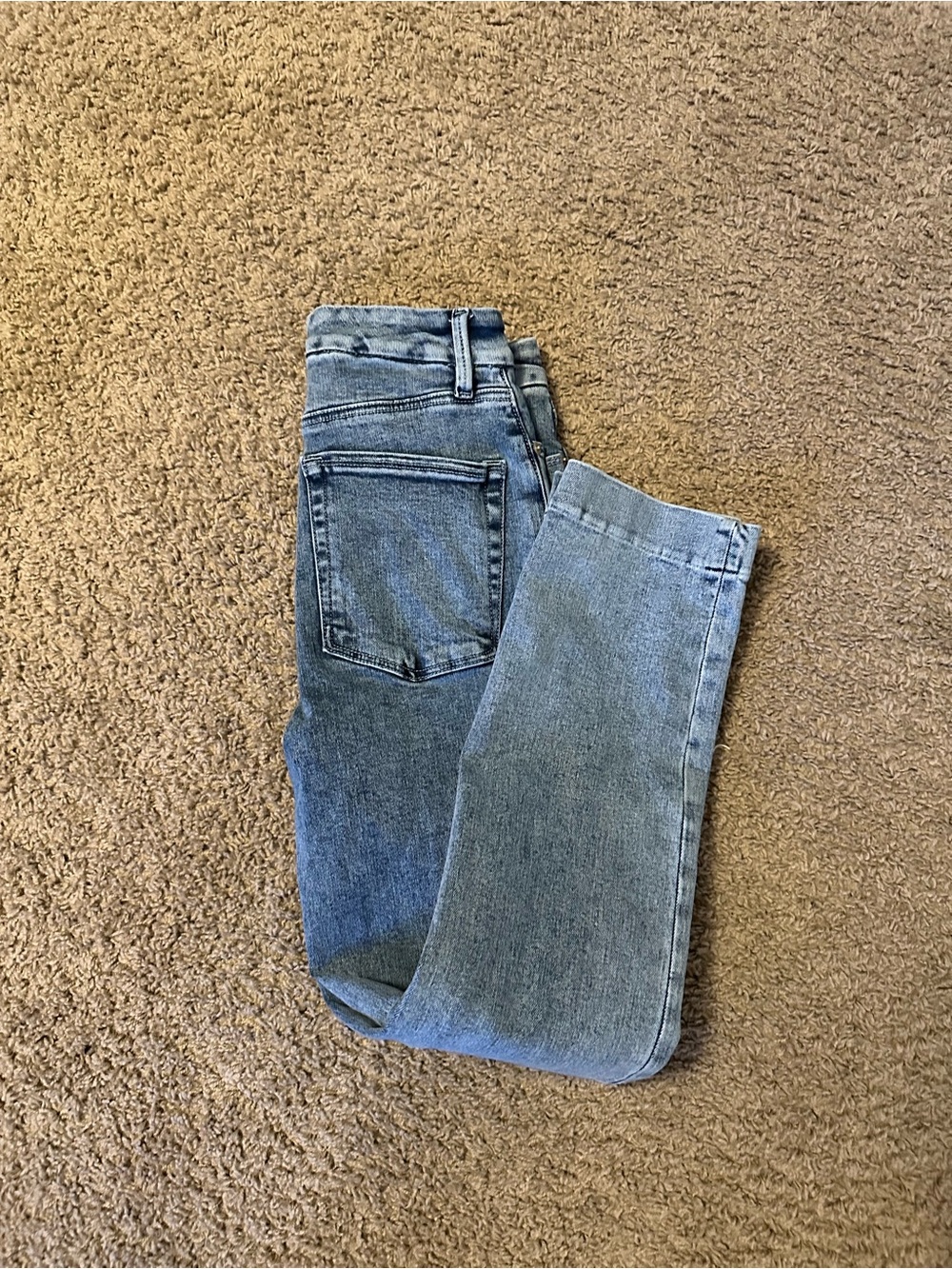 Good American Light Wash Skinny Jeans - Picture 5 of 5